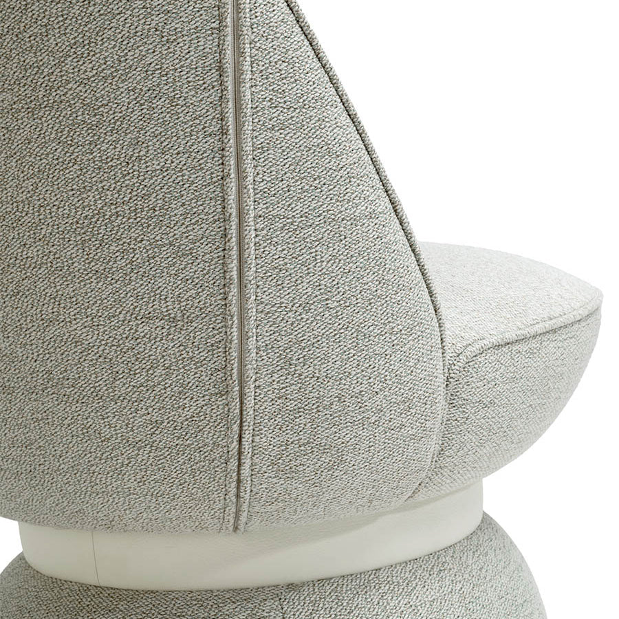 Mobile / Leplì Chair, designed by Kensaku Oshiro for Poltrona Frau