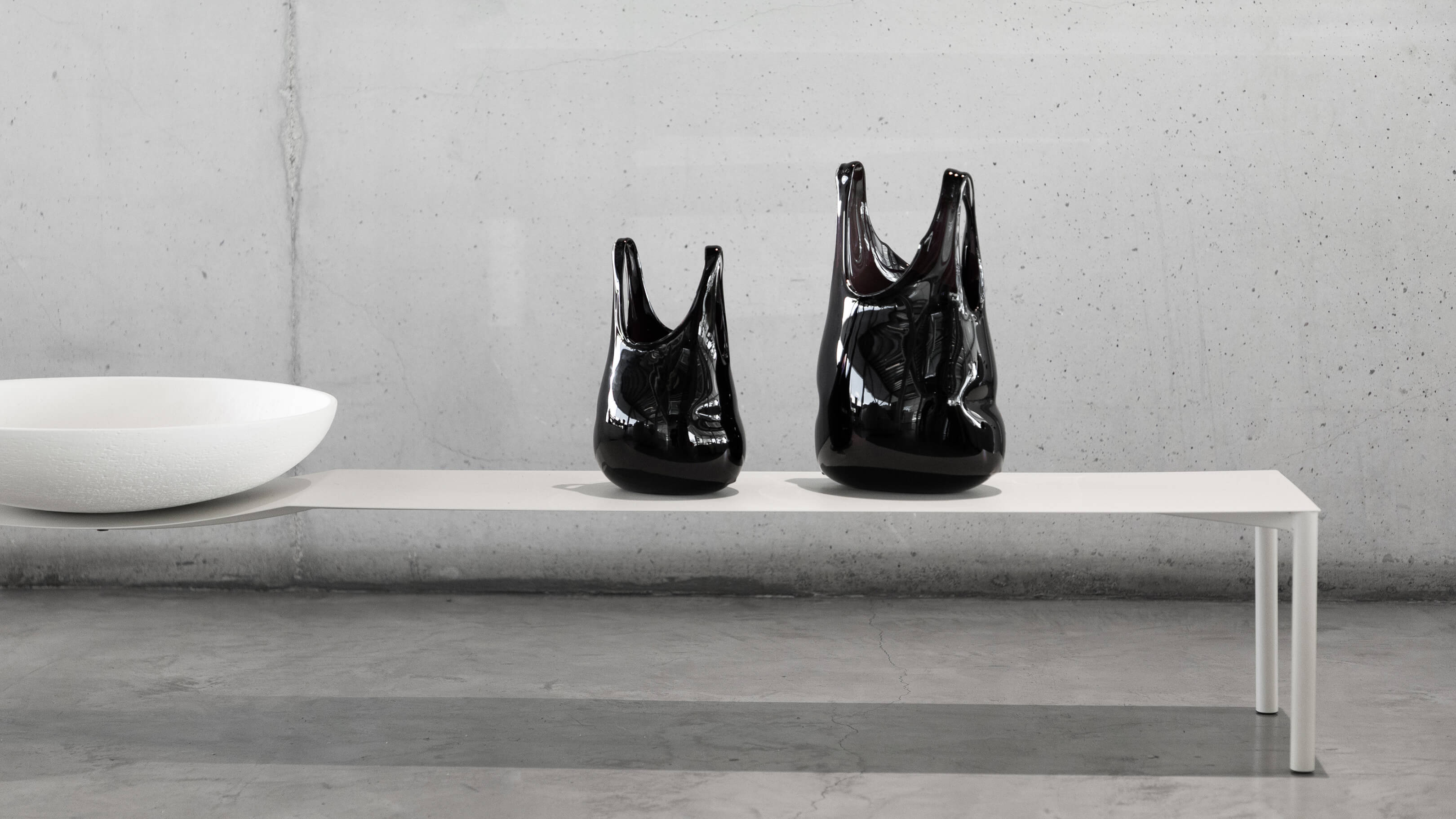 Small / Black / Desktop / BlackMenu / Glass bag, designed by Atelier De Verre Anvi