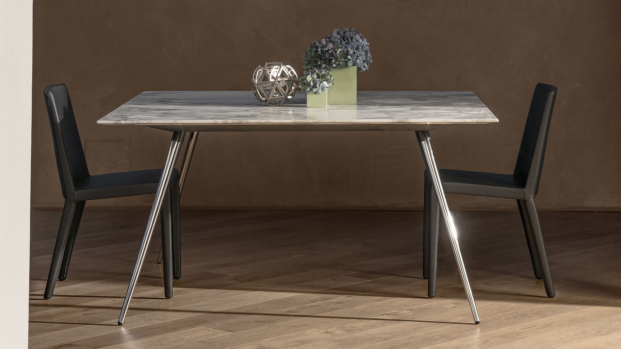 Desktop / WhiteMenu / Stay Table, designed by Fermé made by Cappellini