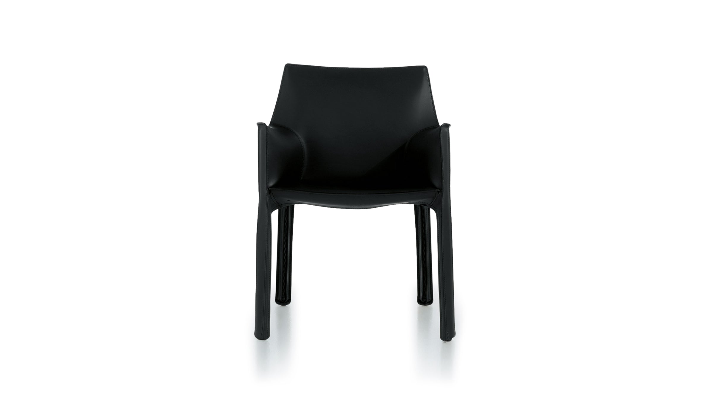 Black / Desktop / BlackMenu / Cab Armchair made by Cassina