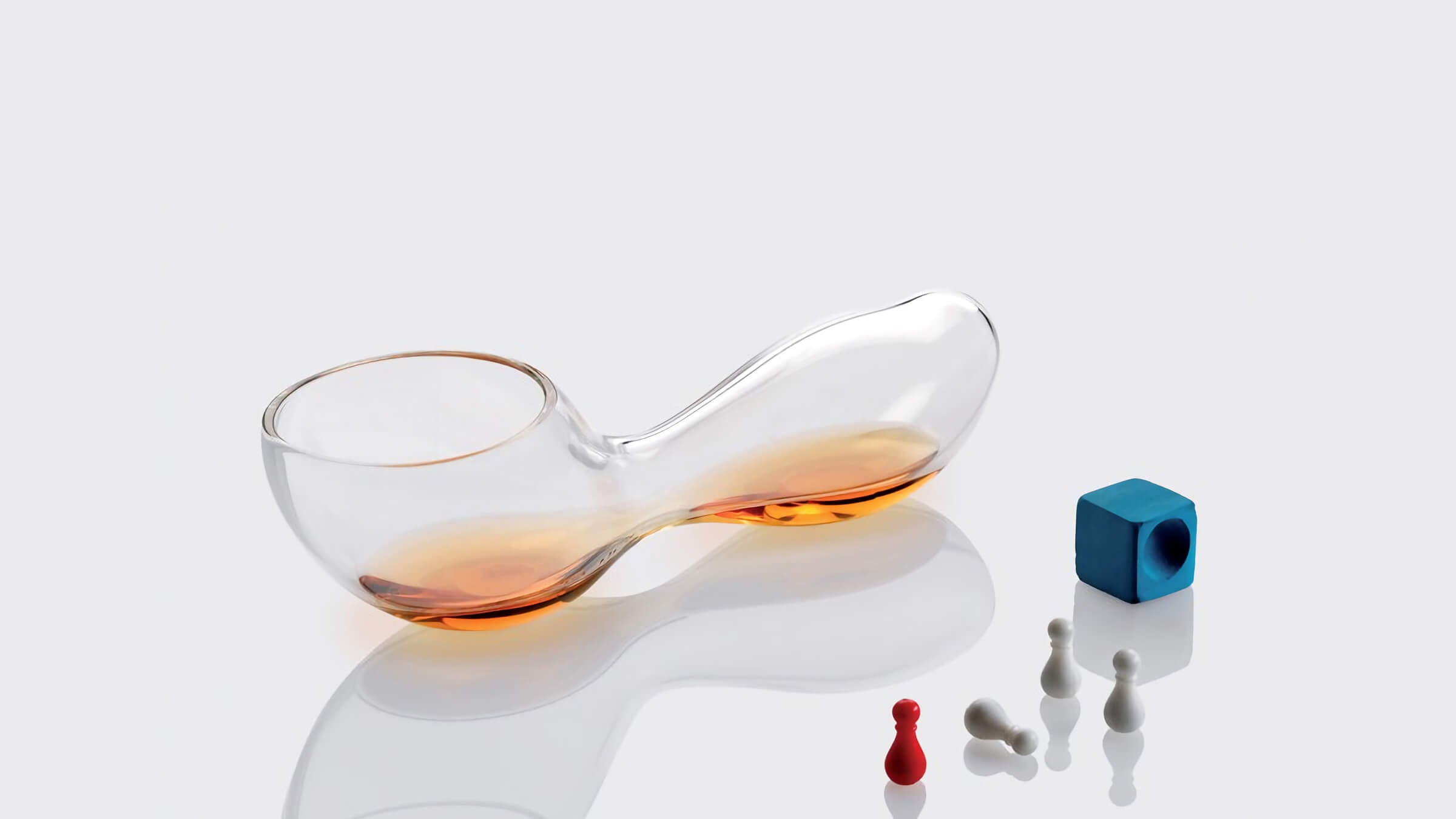Desktop / BlackMenu / Clessidra Spirit Glass Designed By Leonardo Borra