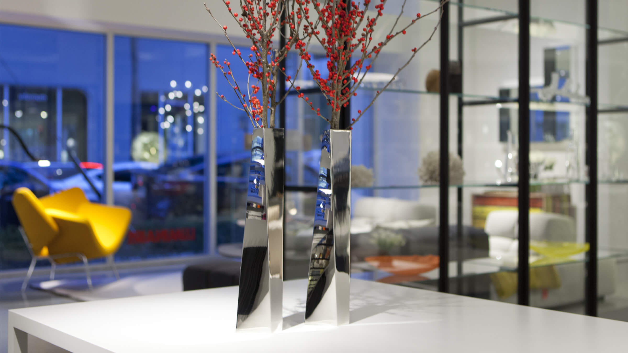 Desktop / WhiteMenu / Crevasse Vase, designed By Zaha Hadid Design for Alessi