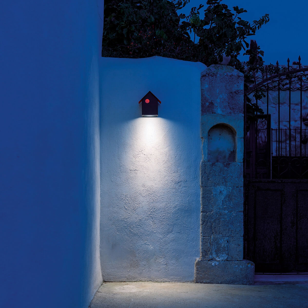 Mobile / WhiteMenu / Imu Outdoor Wall Lamp designed by Omar Carraglia