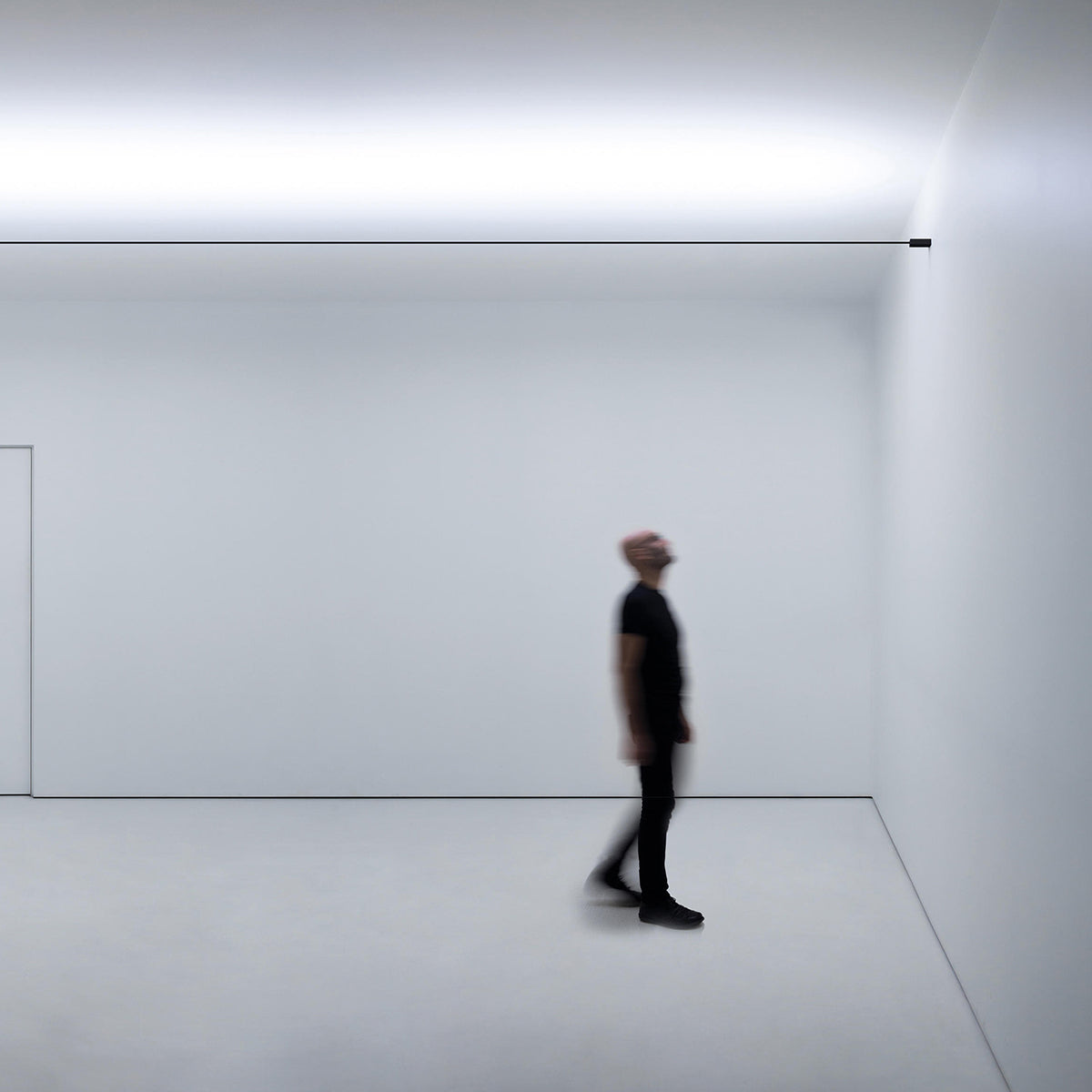 Mobile / BlackMenu / Infinito Wall Lamp, designed by Davide Groppi
