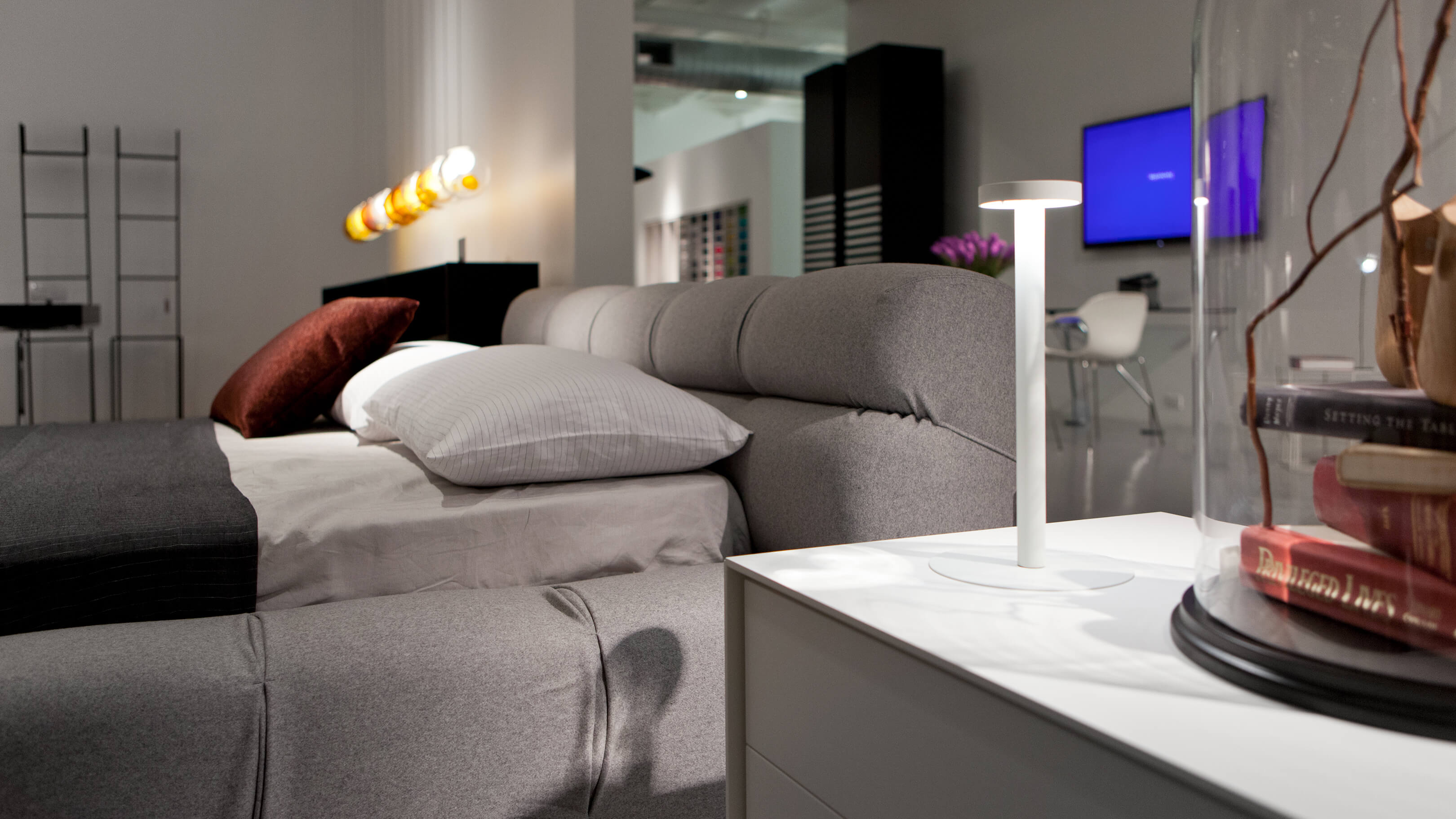 Desktop / WhiteMenu / Tetatet LED Table Lamp, designed by Davide Groppi