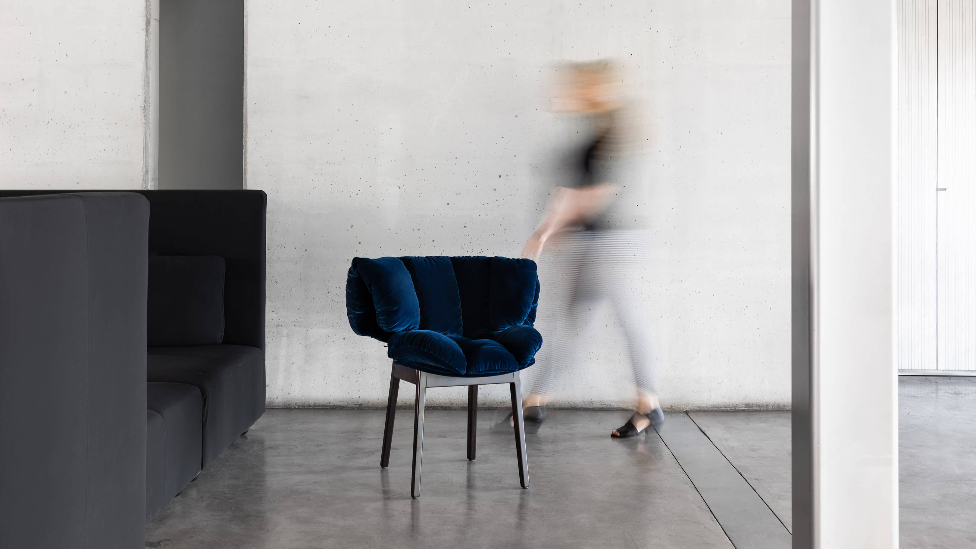 Desktop / BlackMenu / Blue Velvet Armchair, designed by Fernando & Humberto Campana