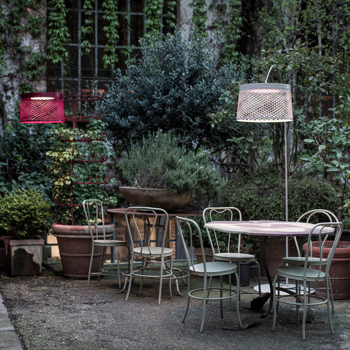 Mobile / WhiteMenu / Twiggy Grid Outdoor, designed by Mark Sadler