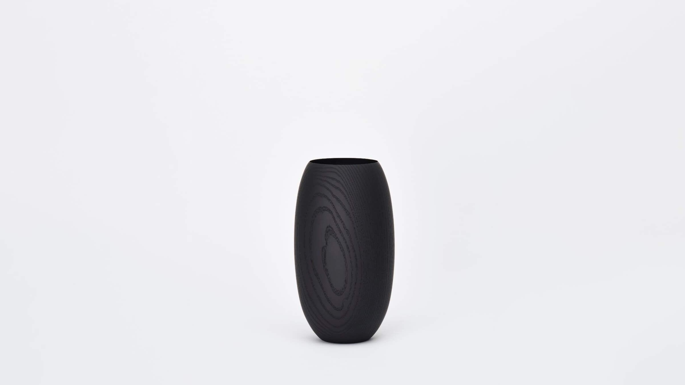 Piccolo / Desktop / BlackMenu / Flusso Ash Black Vase, designed by Iwata Mokkou Studio