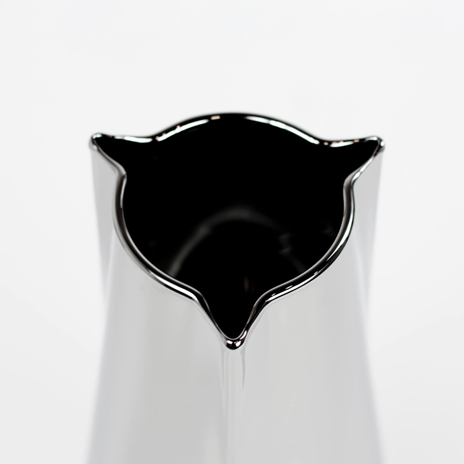 Mobile / BlackMenu / Frau Kroger Mirror Glass Container, designed By Christian Metzner