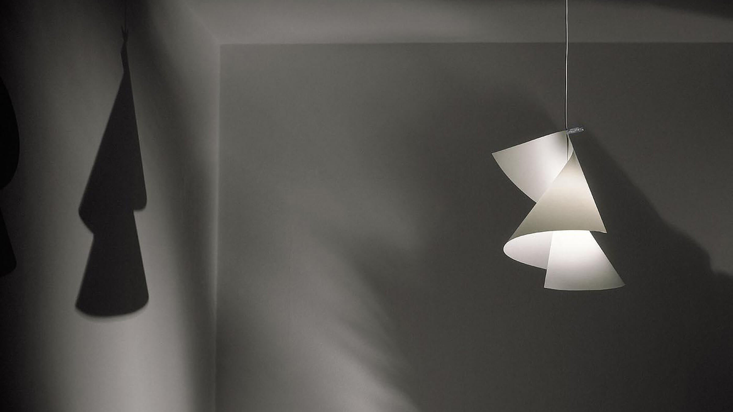 Desktop / WhiteMenu / Willydilly Pendant Lamp, designed by Ingo Maurer