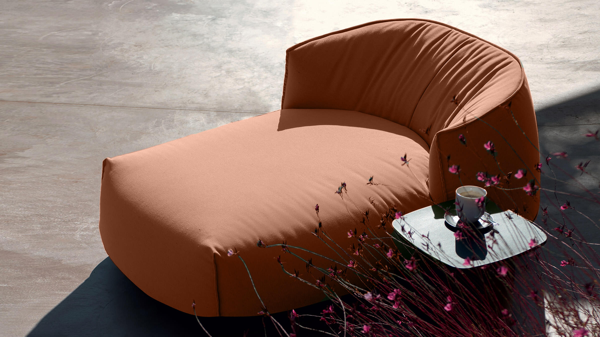 Desktop / BlackMenu / Brioni Daybed, designed by LucidiPevere