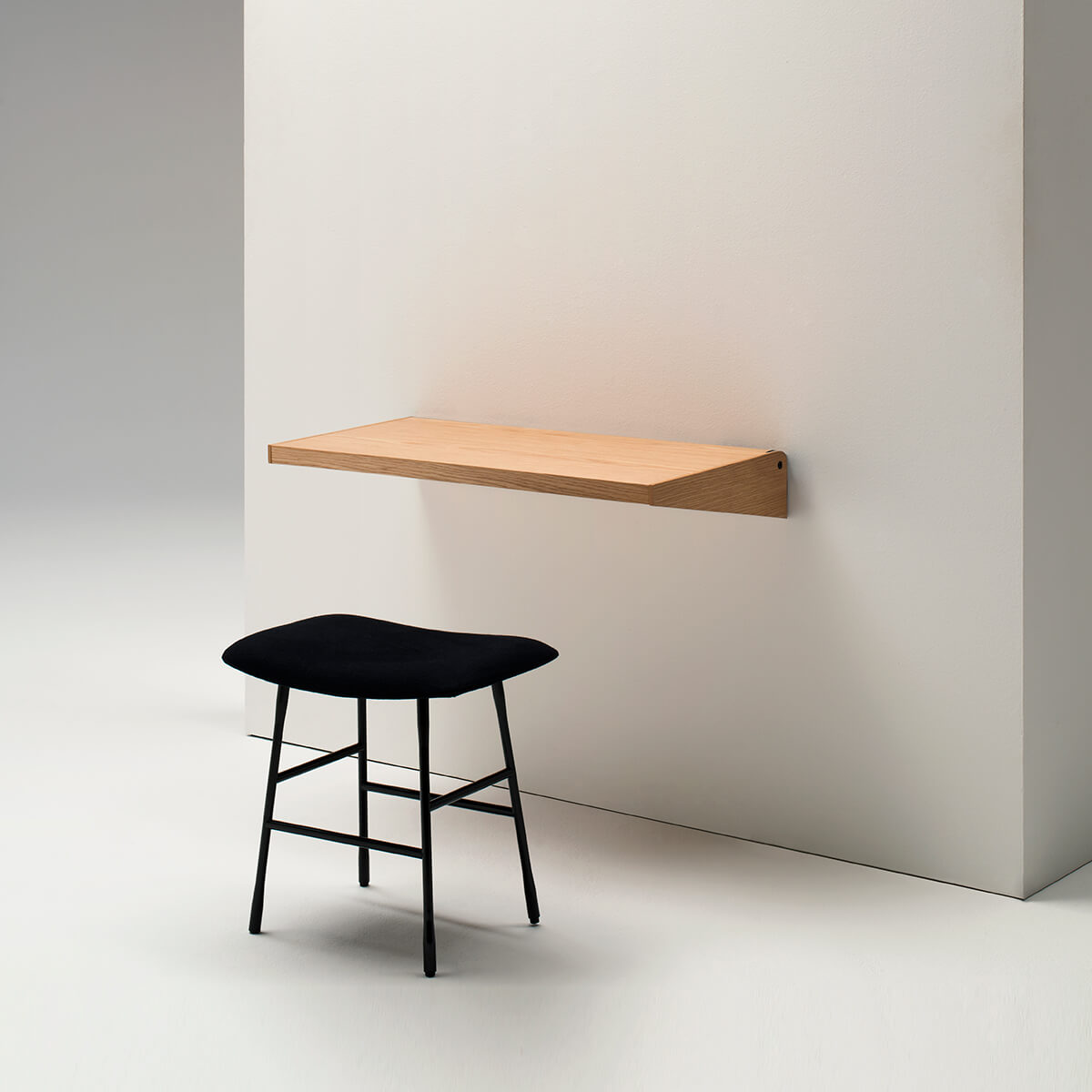 Natural Oak / Mobile / BlackMenu / FJU Desk, designed by Kaschkasch Cologne