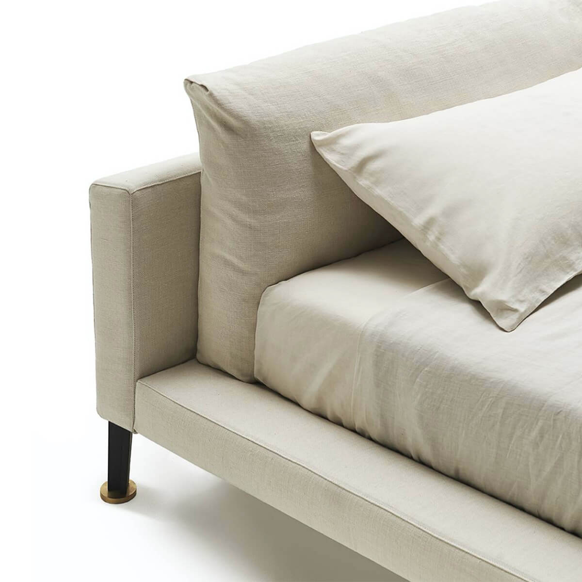 GeneralOption / Mobile / BlackMenu / Floyd-Hi Bed, designed by Piero Lissoni made by Living Divani