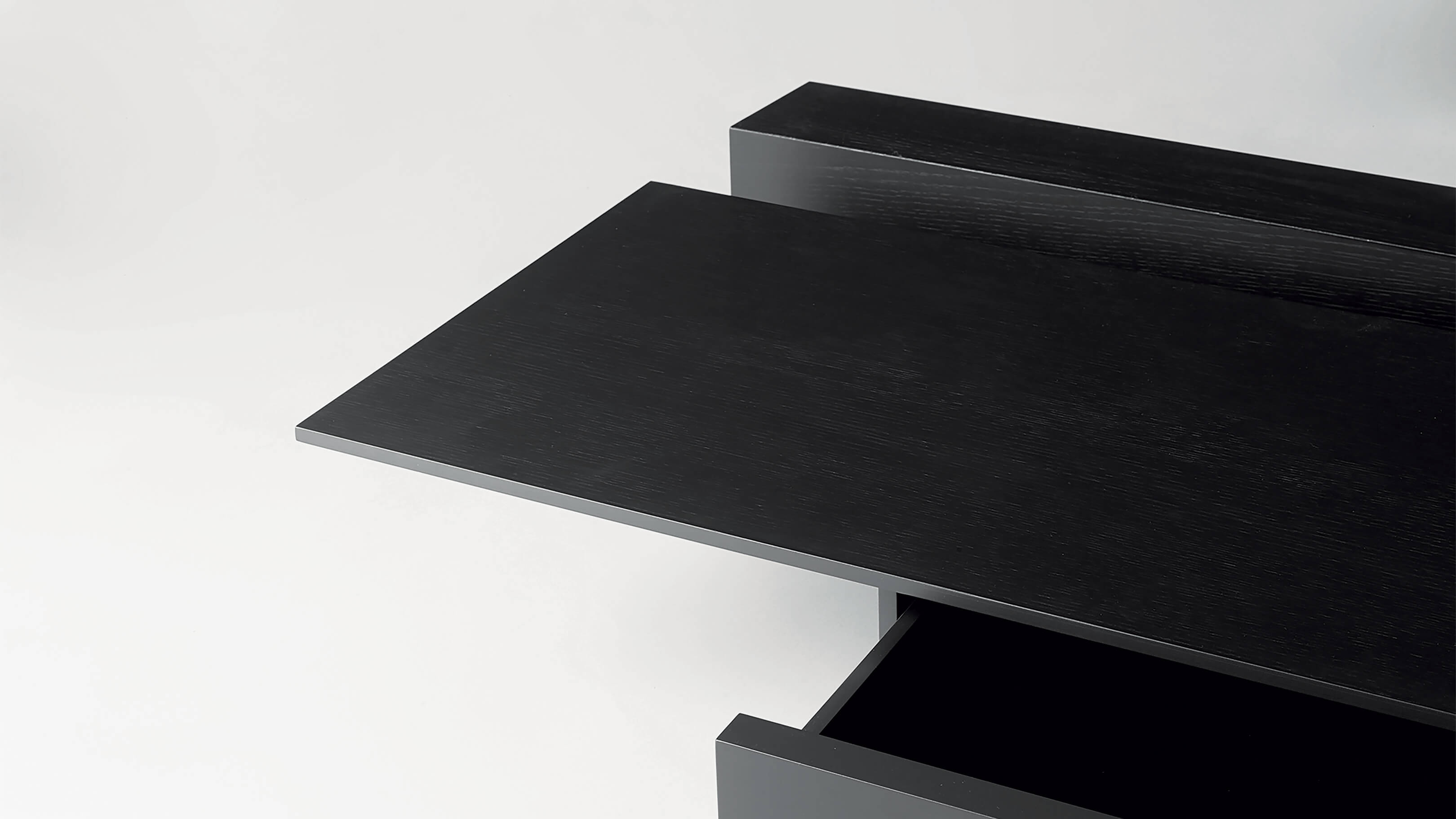 Desktop / BlackMenu / Grek Table, Oscar & Gabriele Buratti