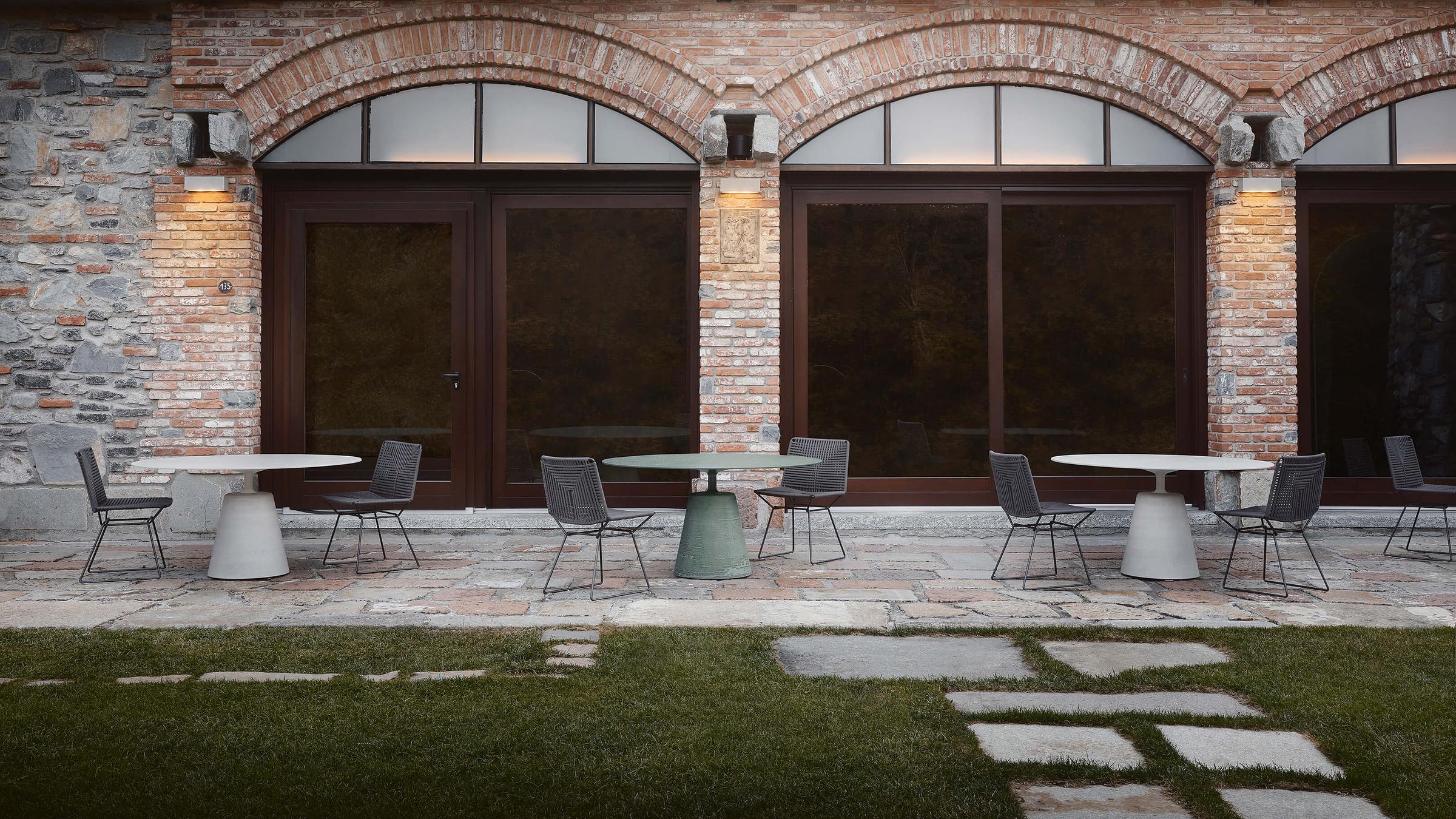 MDF Italia Table Rock Table Outdoor