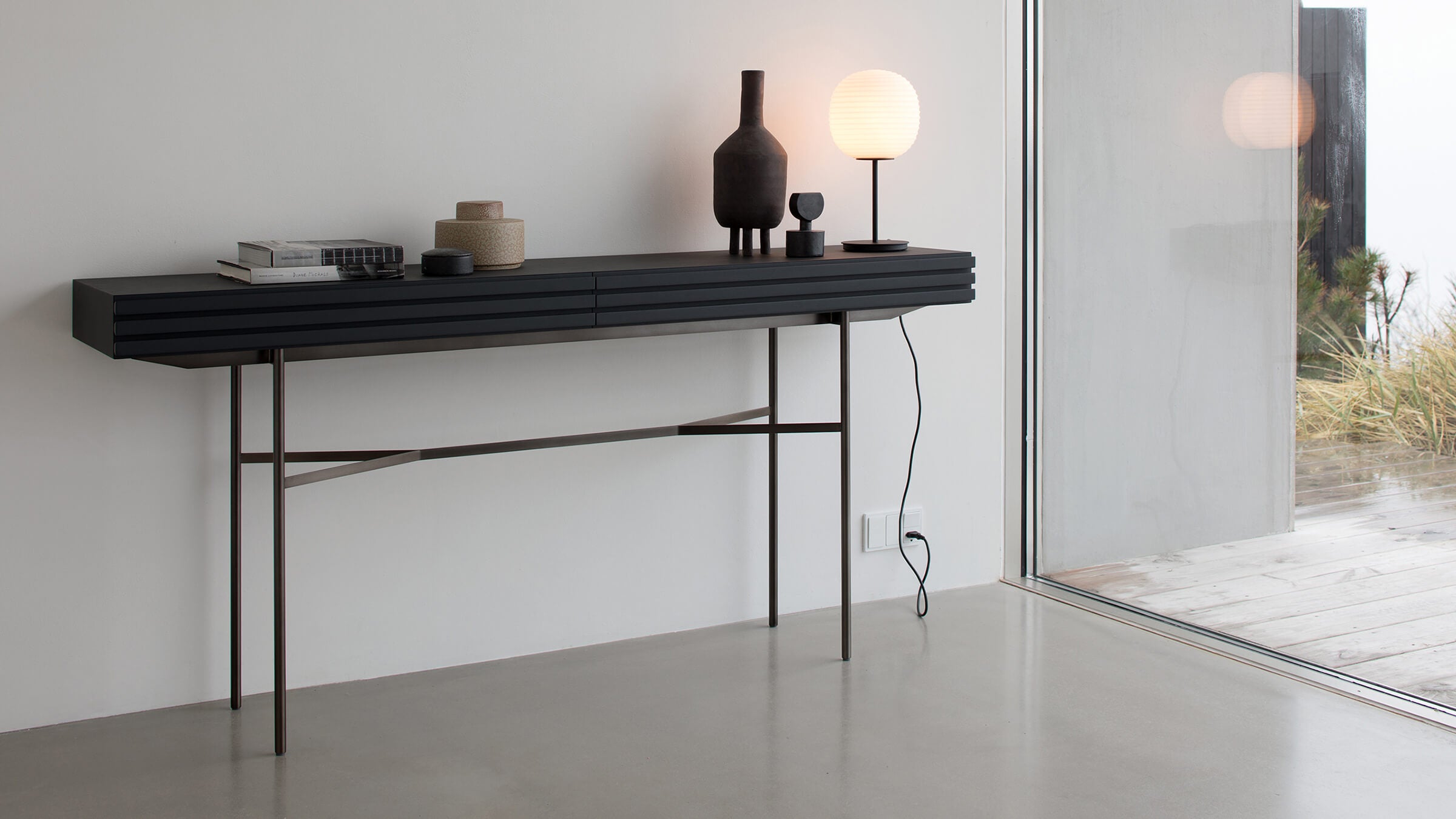 Desktop / BlackMenu / Harri Console, designed by Peter Fehrentz