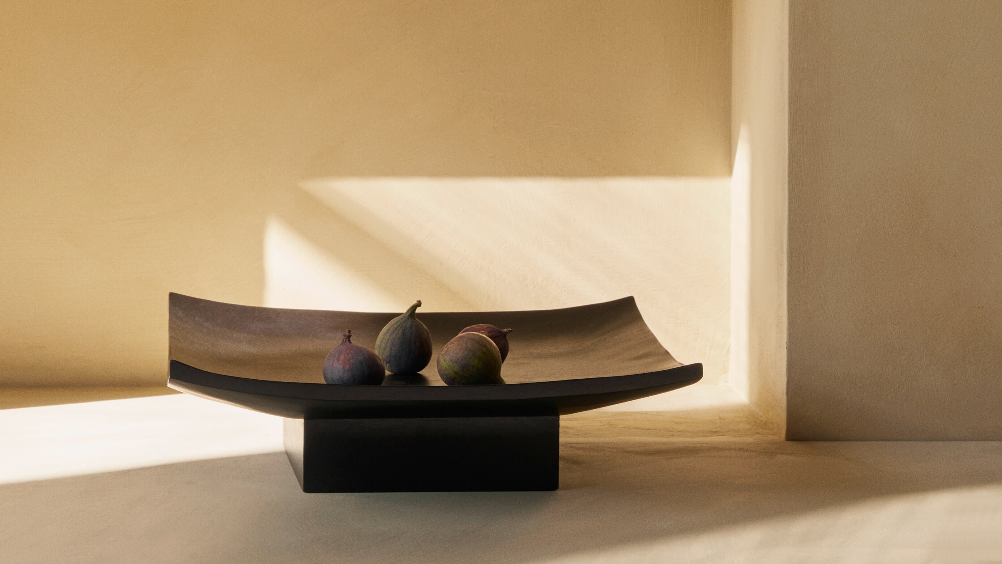 Desktop / BlackMenu / Relevé Platter, designed by Colin King Studio