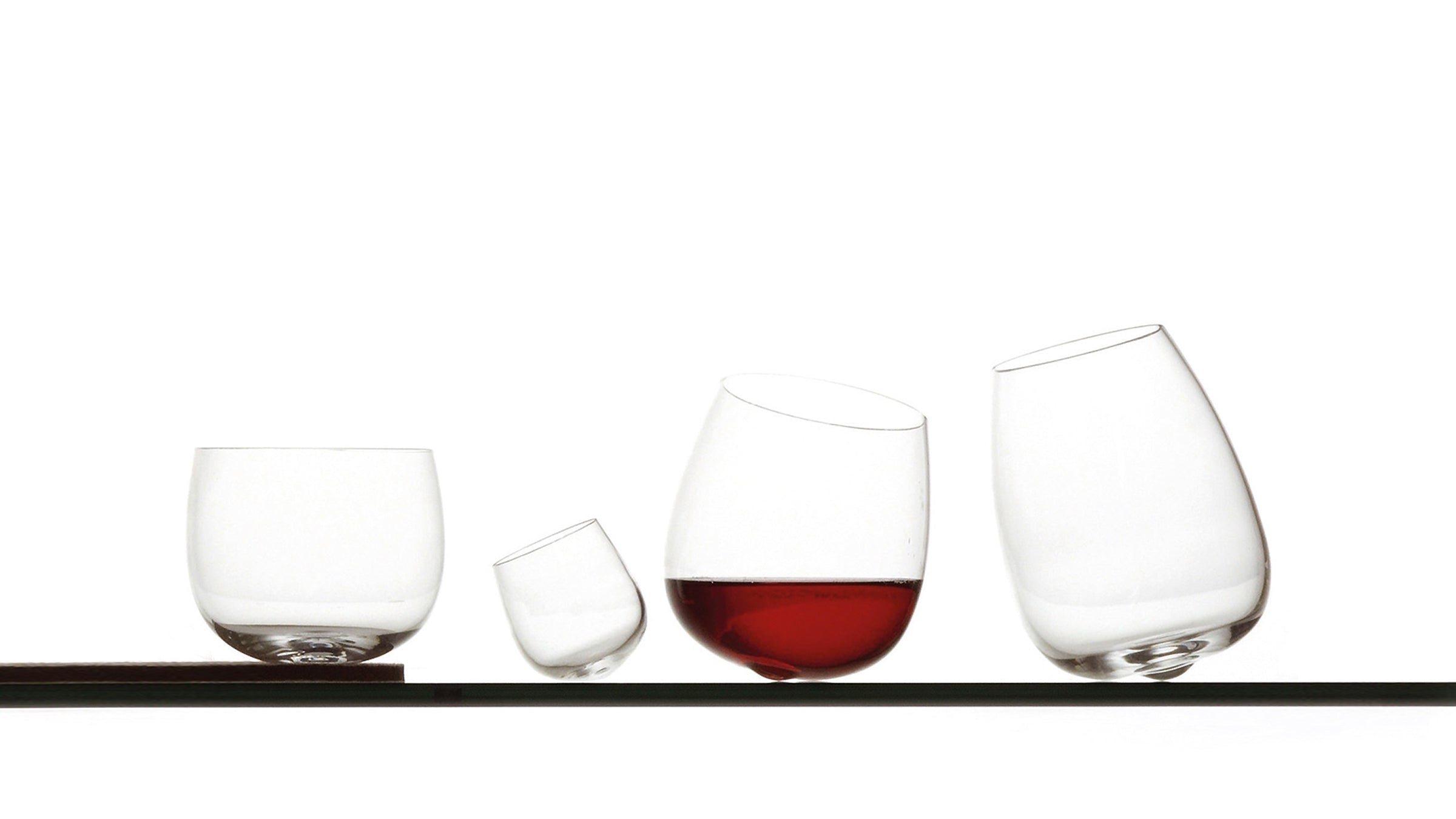 Mary / Desktop / BlackMenu / Dances of Glassware, designed by F. Maurer