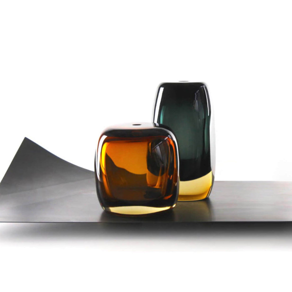 GeneralOption / Mobile / BlackMenu / Roma Vase, designed by Ivan Baj