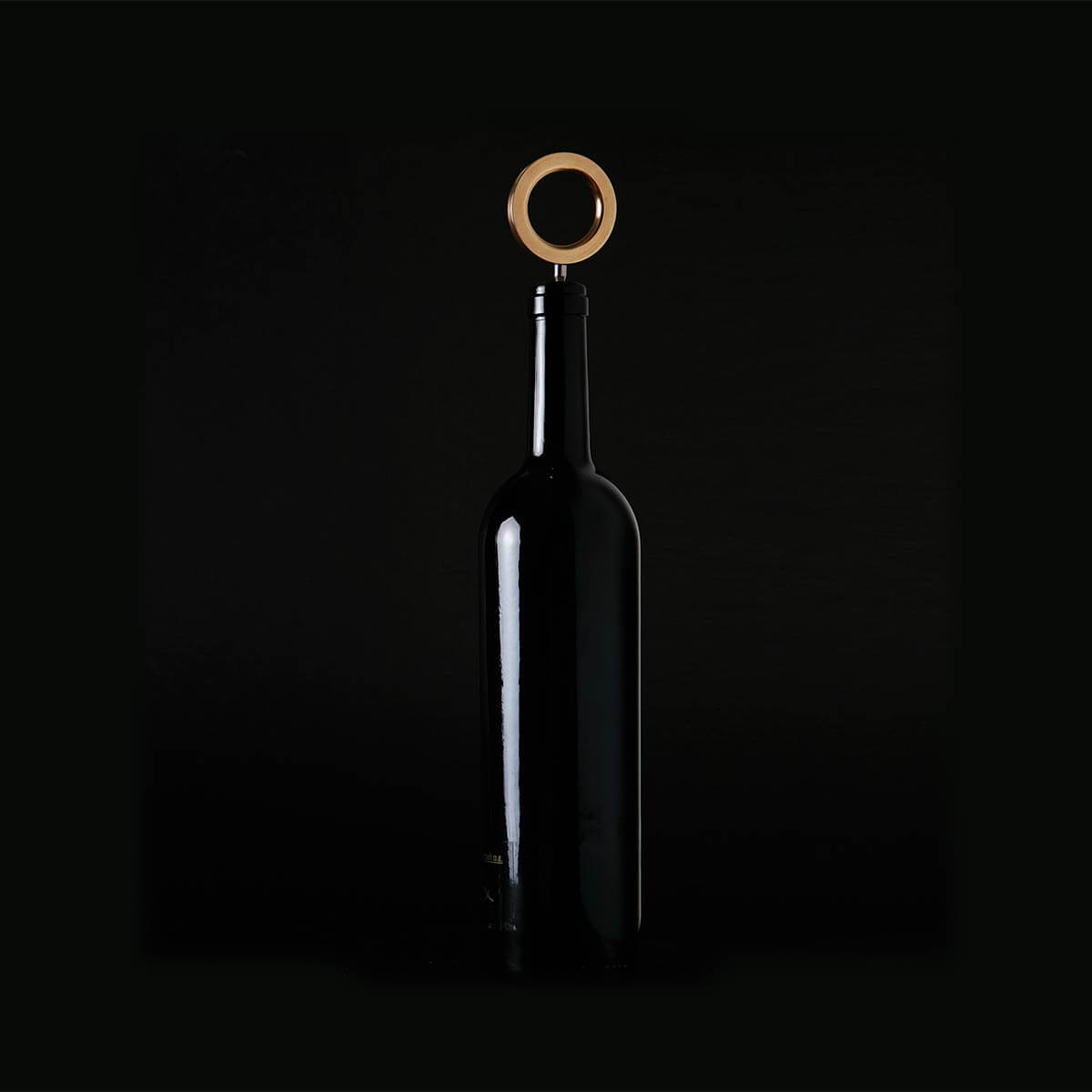 Mobile / WhiteMenu / O Wine Bottle Opener, designed by Athanasios Babalis