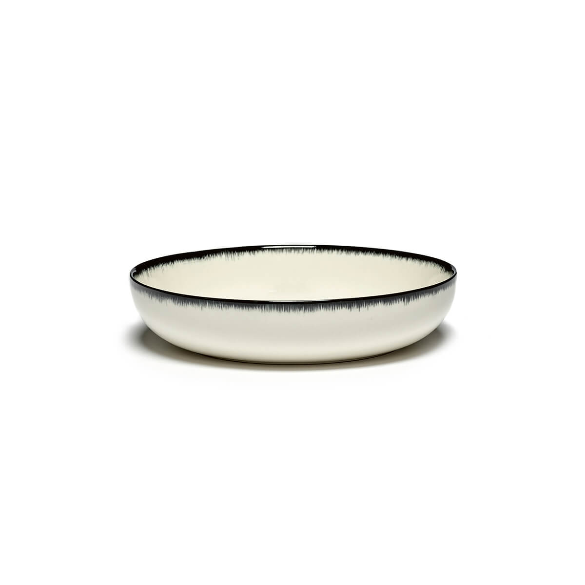 Dé High Plate 1 / 7in / Mobile / BlackMenu / Dé Off-White and Black High Plate, designed by Ann Demeulemeester
