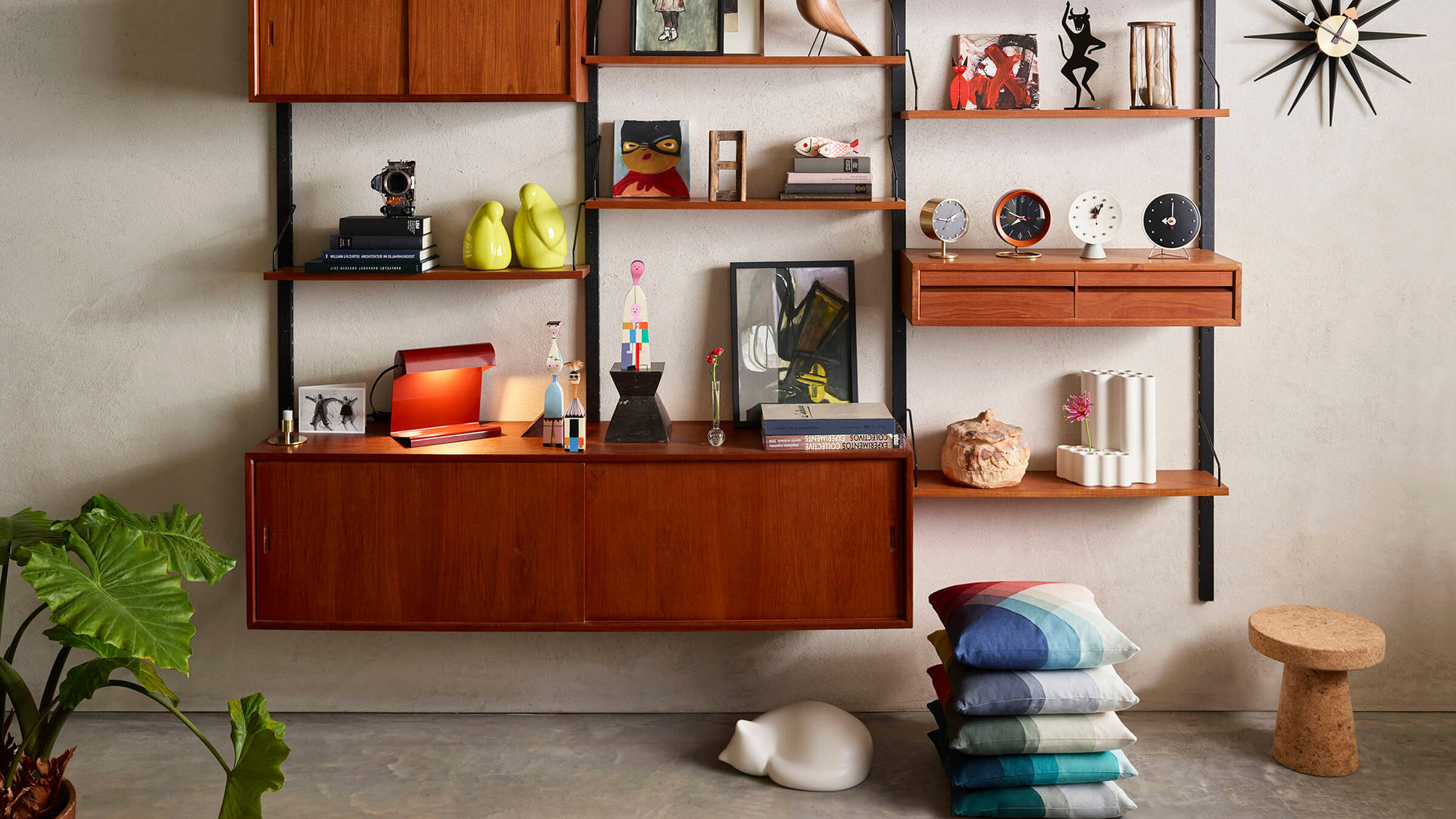 GeneralOption / Desktop / WhiteMenu / Wooden Dolls, designed by Alexander Girard made by Vitra