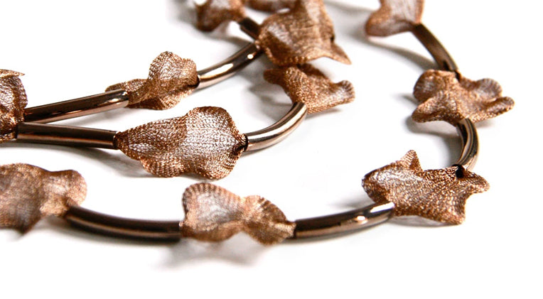 Objects > Jewelry > Necklaces