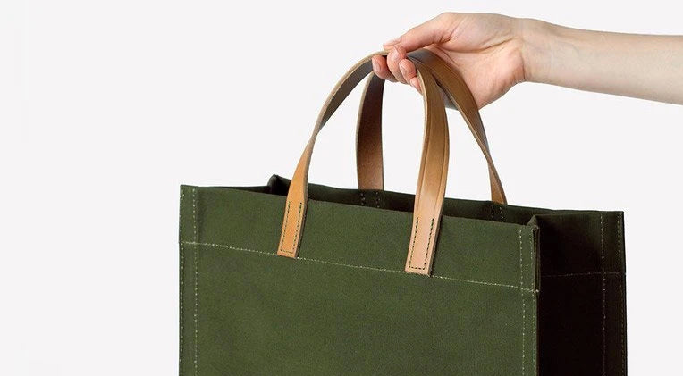 Objects > Wearing > Bags