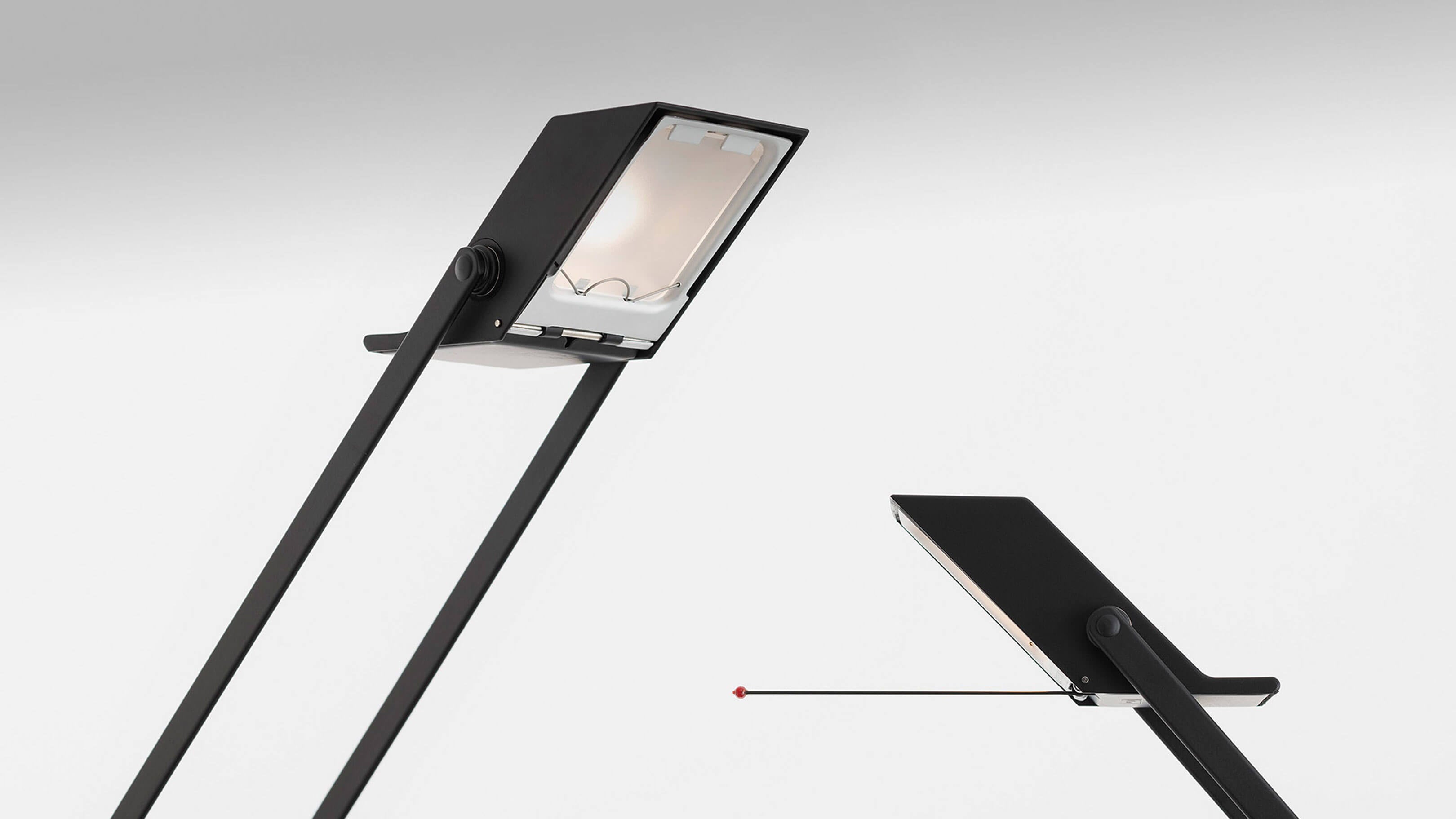 Desktop / BlackMenu / Tizio Desk Lamp, designed by Richard Sapper