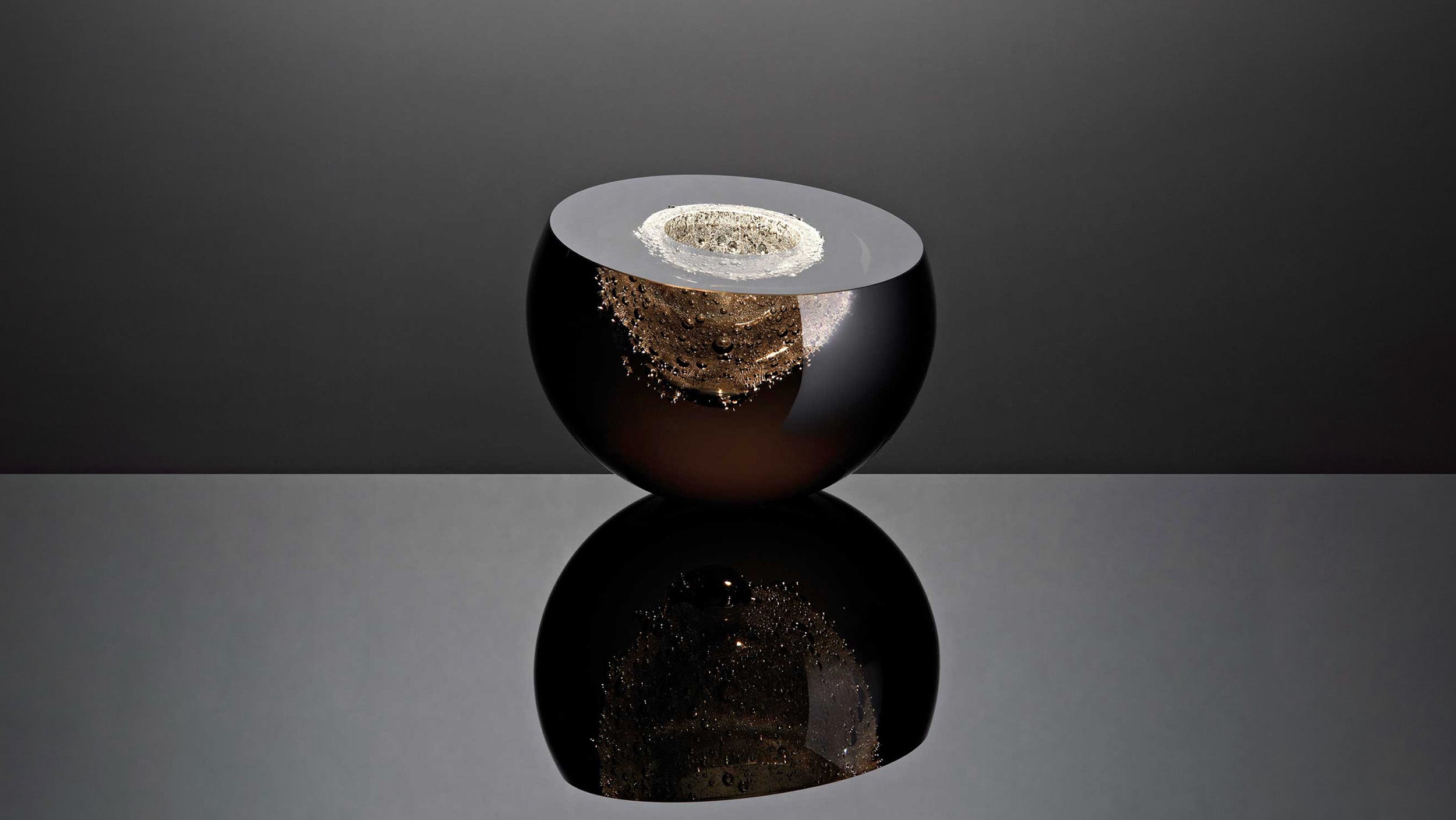 Small / Desktop / Baby Moon Vase, designed by Anna Torfs