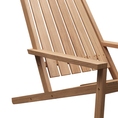 Fritz Hansen Between Lines Deck Chair by Stine Weigelt. Light wood slats form a modern chair with natural finish.