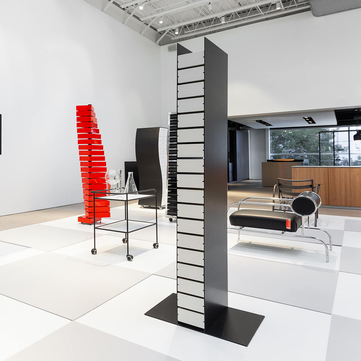 Mobile / BlackMenu / Dinah Chest of Drawers