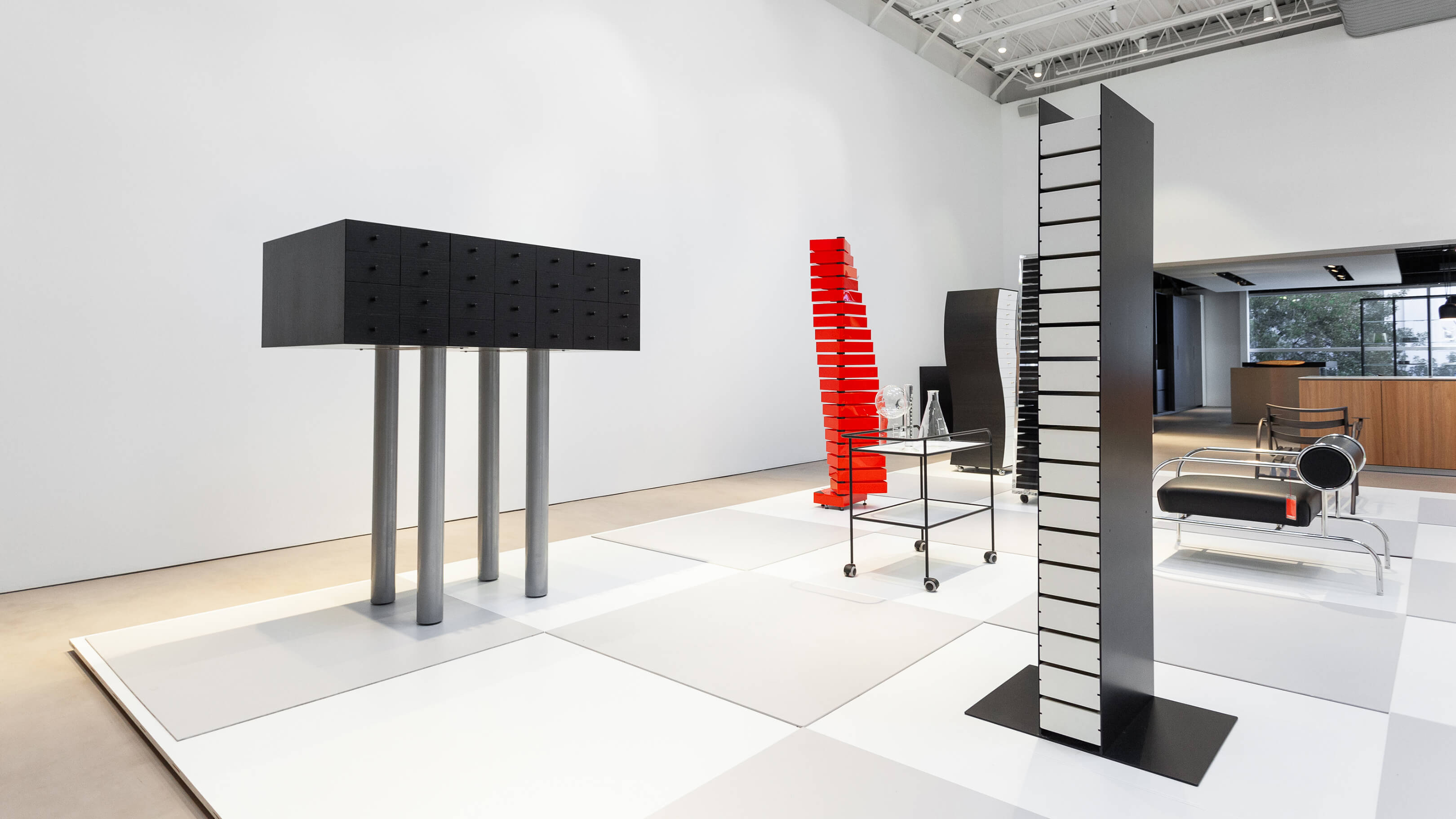 Desktop / BlackMenu / Dinah Chest of Drawers