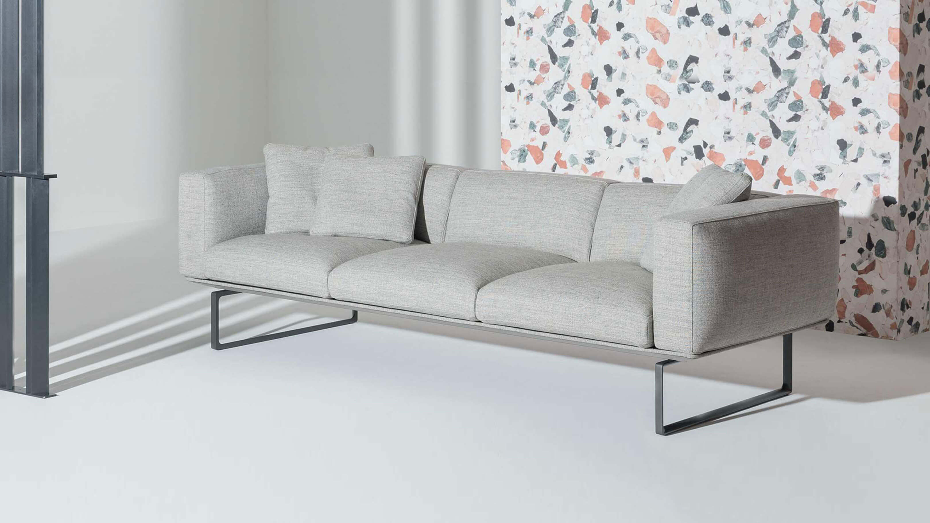Desktop / BlackMenu / 8 Cube Sofa, designed by Piero Lissoni made by Cassina