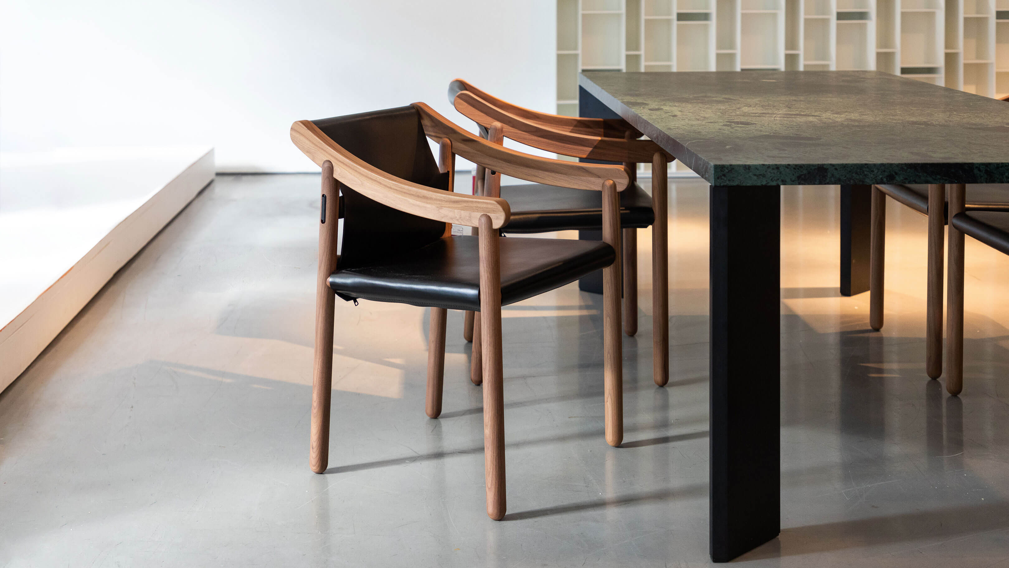 Desktop / BlackMenu / 905 Armchair, designed by Vico Magistretti made by Cassina