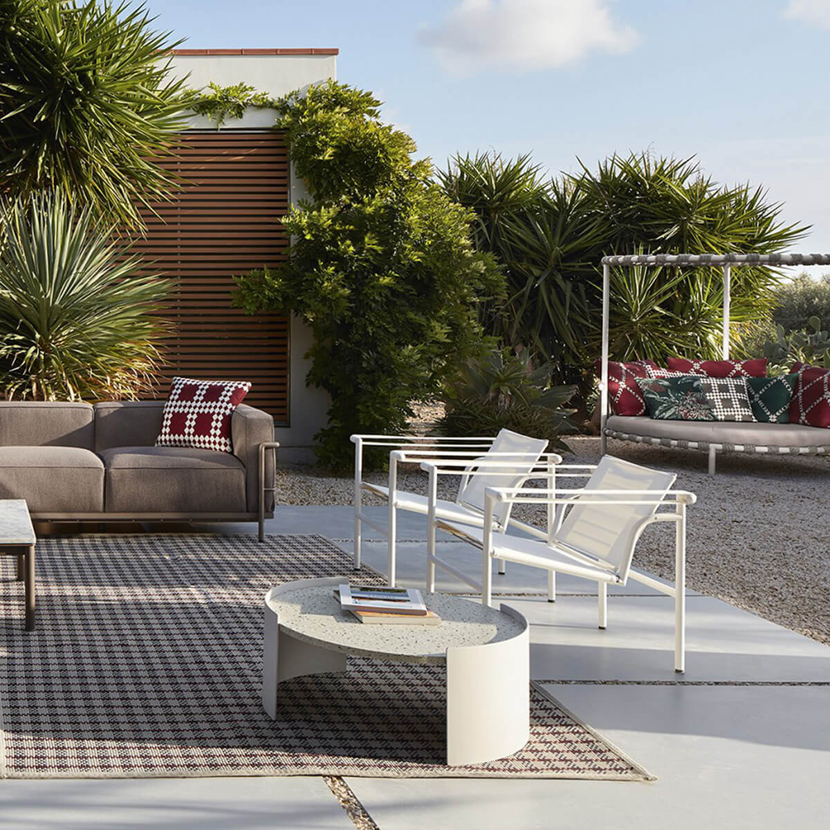 Mobile / BlackMenu / LC1 Outdoor, designed by Le Corbusier, Pierre Jeanneret, and Charlotte Perriand made by Cassina