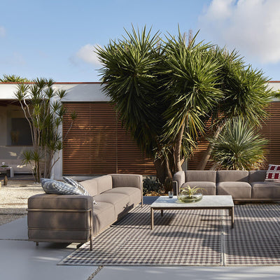 Mobile / WhiteMenu / LC3 Outdoor, designed by Le Corbusier, Pierre Jeanneret and Charlotte Perriand made by Cassina