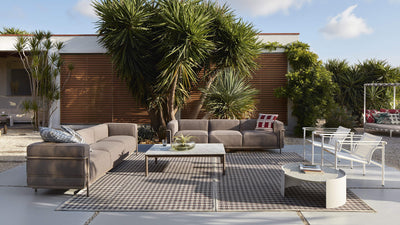Desktop / WhiteMenu / LC3 Outdoor, designed by Le Corbusier, Pierre Jeanneret and Charlotte Perriand made by Cassina