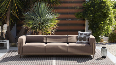 Desktop / WhiteMenu / LC3 Outdoor, designed by Le Corbusier, Pierre Jeanneret and Charlotte Perriand made by Cassina