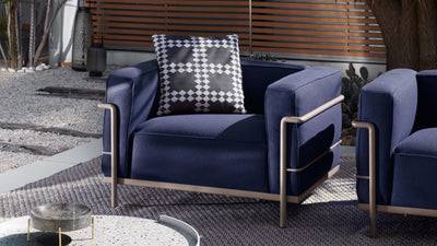 Desktop / WhiteMenu / LC3 Outdoor, designed by Le Corbusier, Pierre Jeanneret and Charlotte Perriand made by Cassina