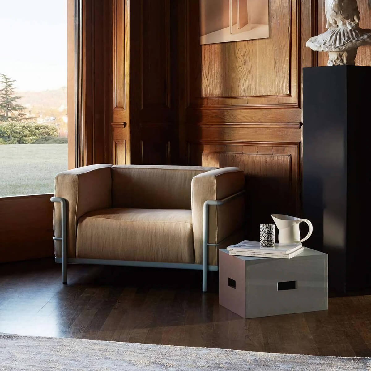 Mobile / WhiteMenu / LC3 Outdoor, designed by Le Corbusier, Pierre Jeanneret and Charlotte Perriand made by Cassina