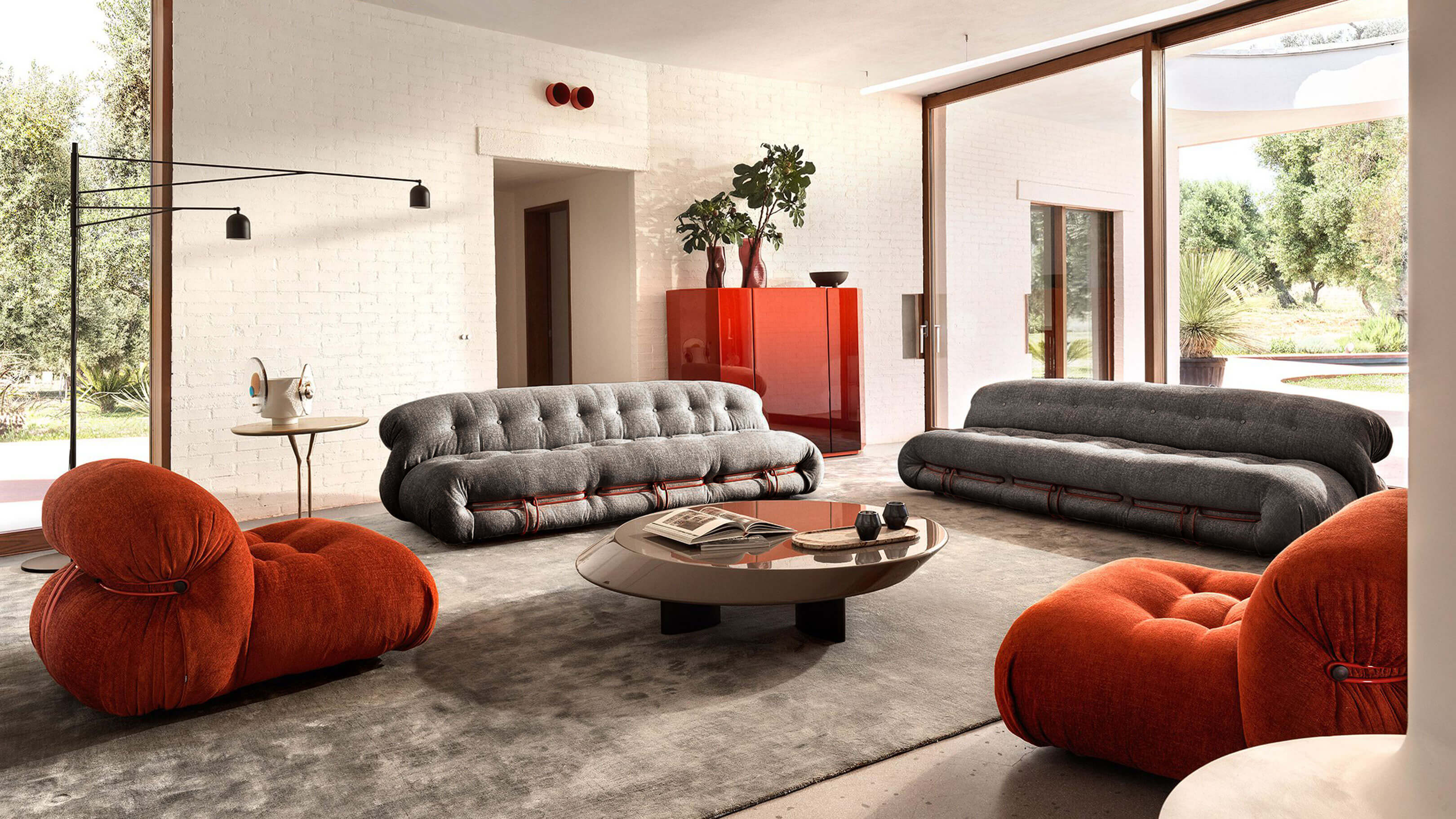 Luxor Fucile Fabric - Red Frame / Desktop / BlackMenu / Soriana Sofa, designed by Afra and Tobia Scarpa made by Cassina