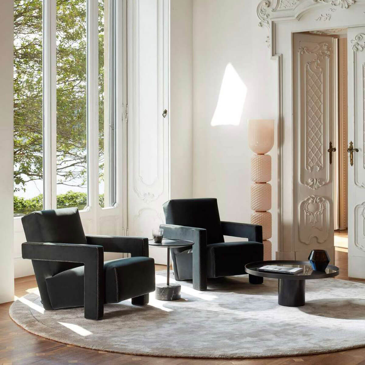 Cactus / Mobile / BlackMenu / Utrecht XL Armchair, designed by Gerrit Rietveld made by Cassina