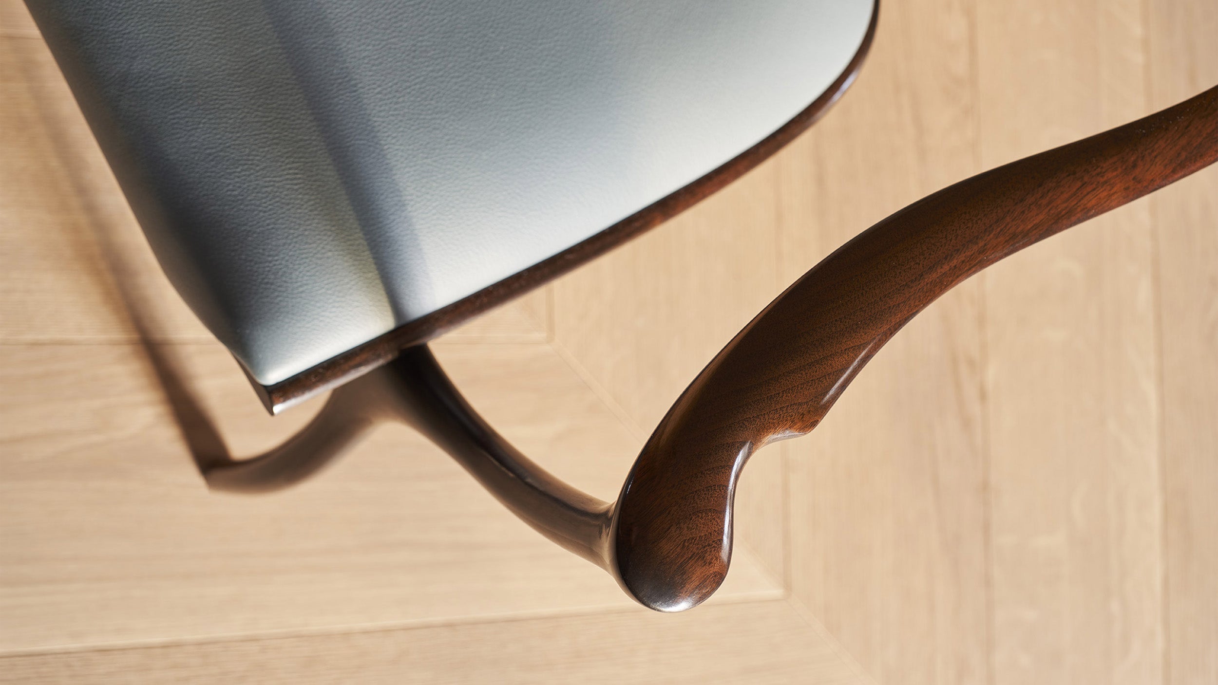 Desktop / D.R.D.P. designed by Roberto Lazzeroni for Ceccotti Collezioni