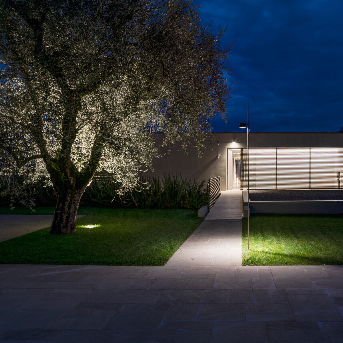 Mobile / WhiteMenu / Bubka, designed by Daniele Sprega