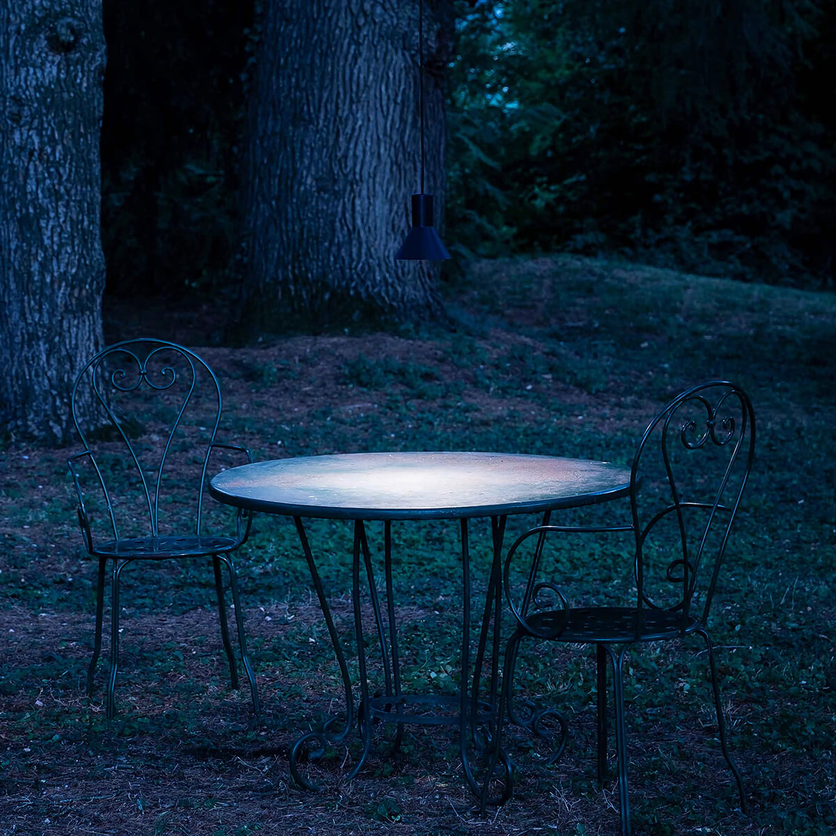 Matt Black / Mobile / WhiteMenu / Neuro Outdoor Lamp, designed by Davide Groppi & Beppe Merlano