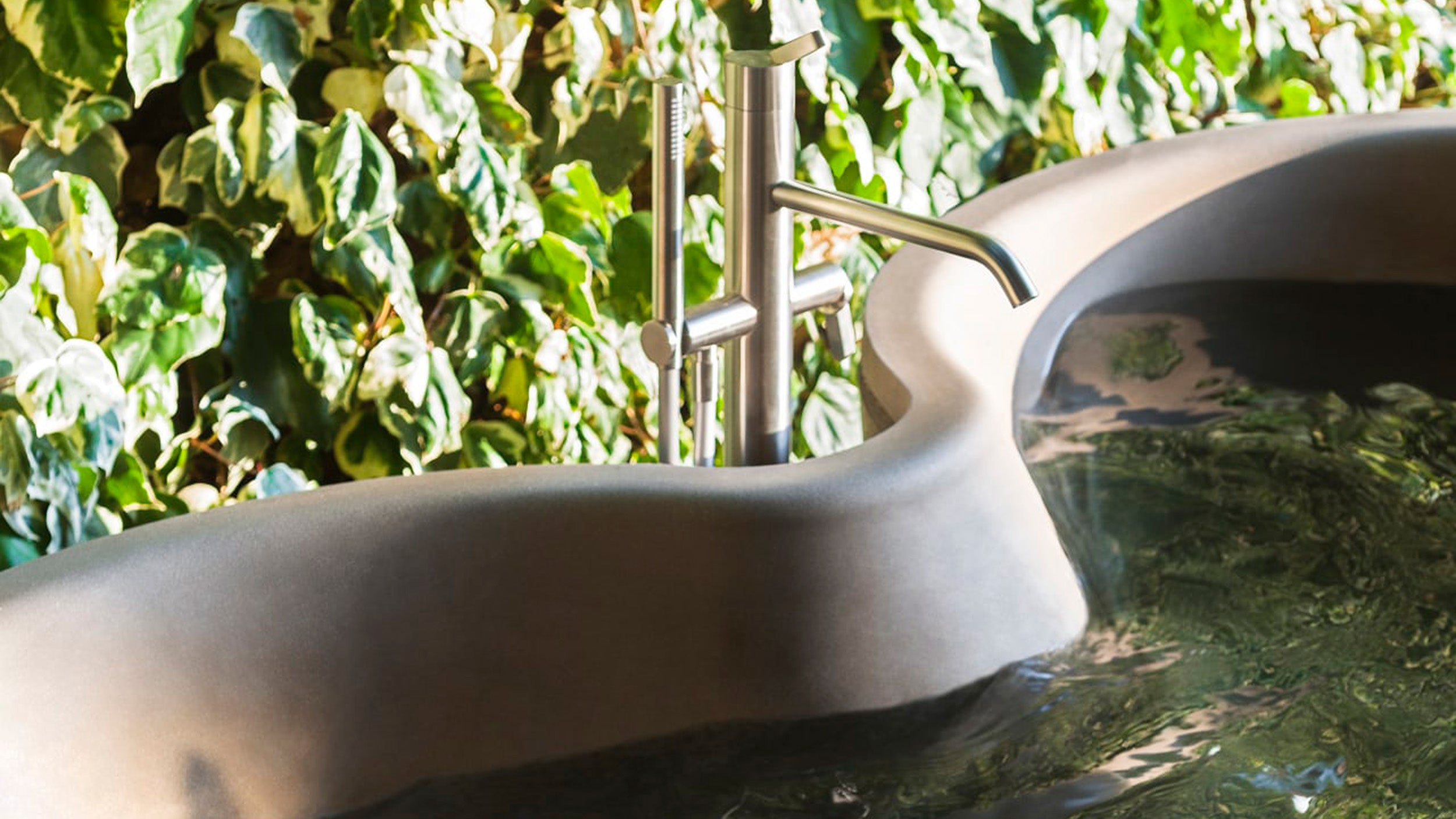Desktop / DR Bathtub, designed by Marcio Kogan and Studio MK27 for Agape