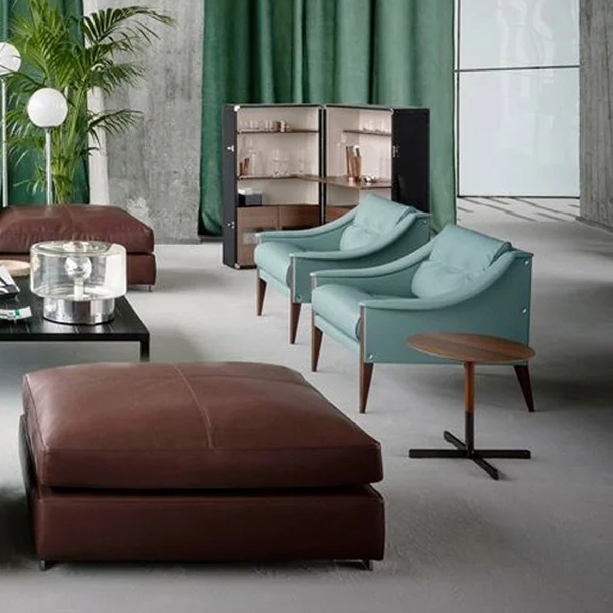 Mobile / Dezza 24 Armchair, designed by Gio Ponti for Poltrona Frau
