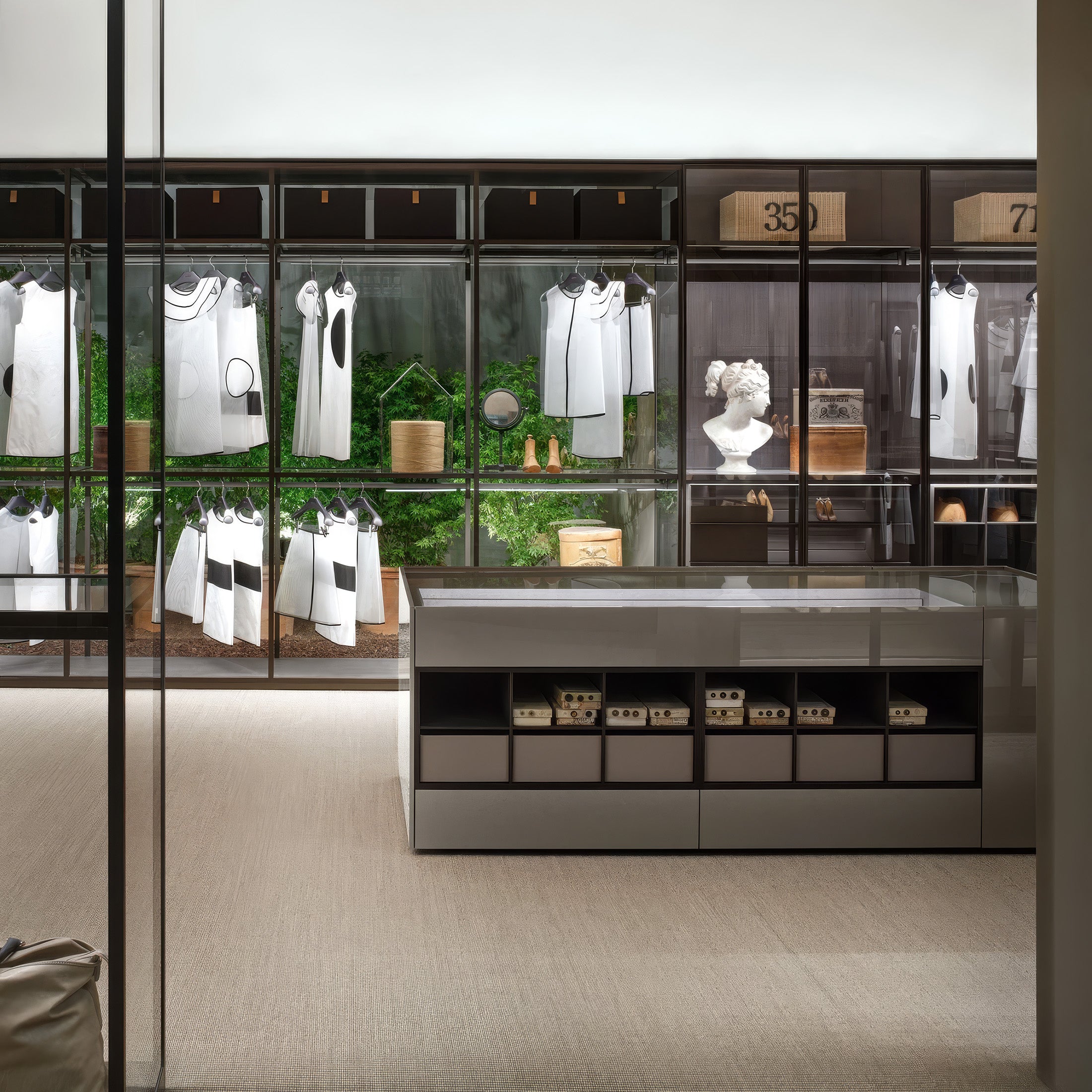 Dressing room - Storage Closet by Porro