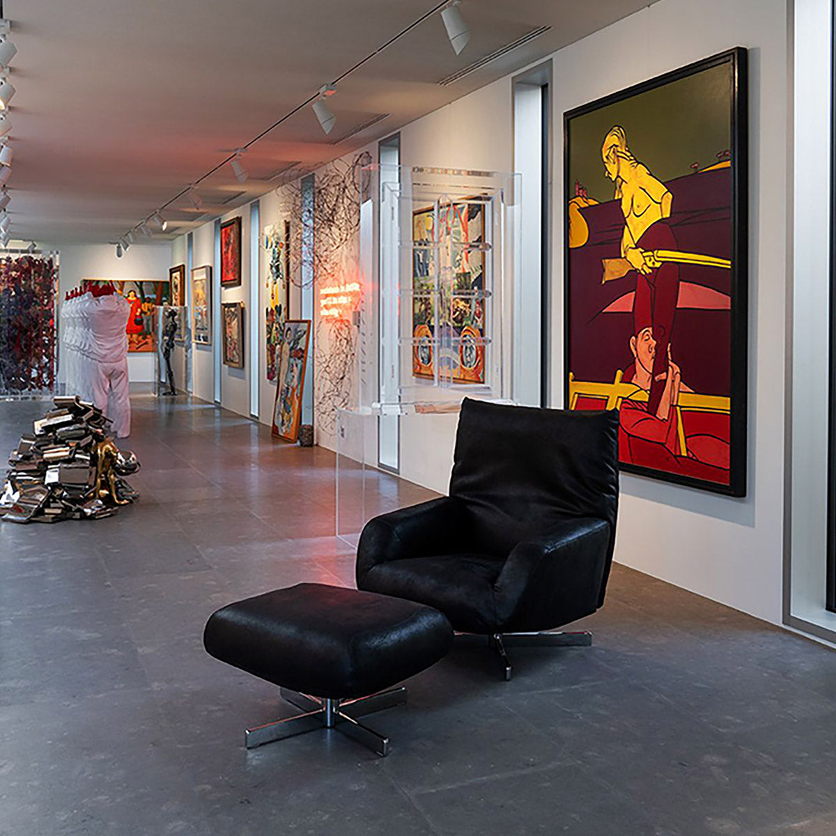 Mobile / WhiteMenu / Chiara & Ottoman, designed by Francesco Binfaré